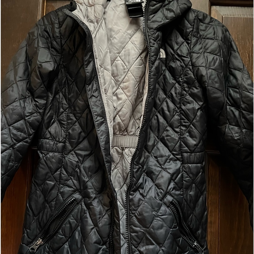 The north face girl zip up jacket size 10/12